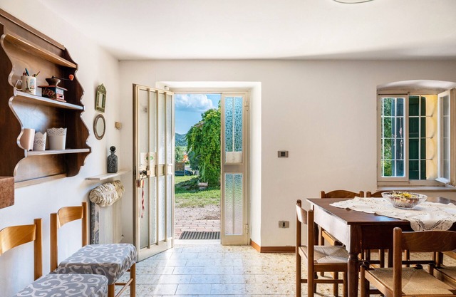 Holiday Home 'La Casa Di Delfina' with Private Garden