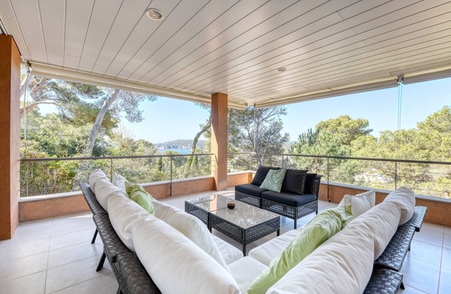 Holiday Home 'La Brisa' with Sea View, Wi-Fi and Air Conditioning