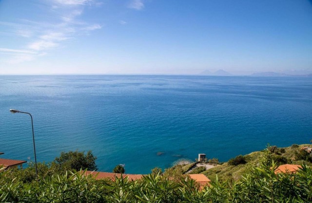 Holiday Home "La Casa di Marigiò" with Sea View, Terrace & Wi-Fi