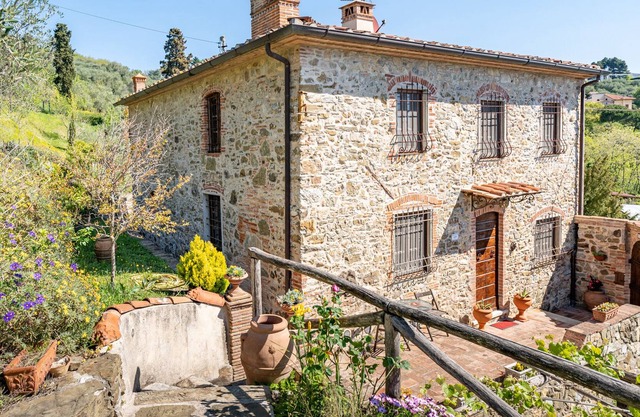 Holiday Home "La pace in Toscana" with Wi-Fi & Garden