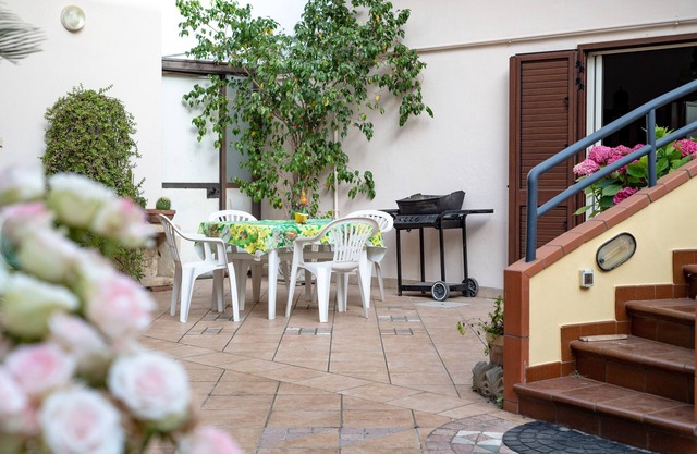 Holiday Home 'La Yucca' with Private Garden