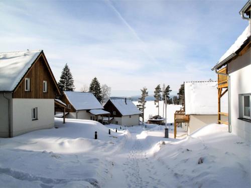 Holiday Home Lakeside Village 42 by Interhome