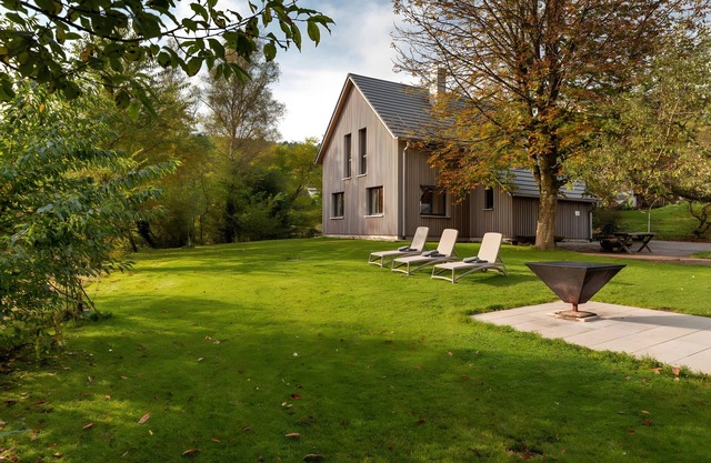 Holiday Home 'Lug Ins Tal - Ferienhaus' with Mountain View, Private Terrace and Wi-Fi