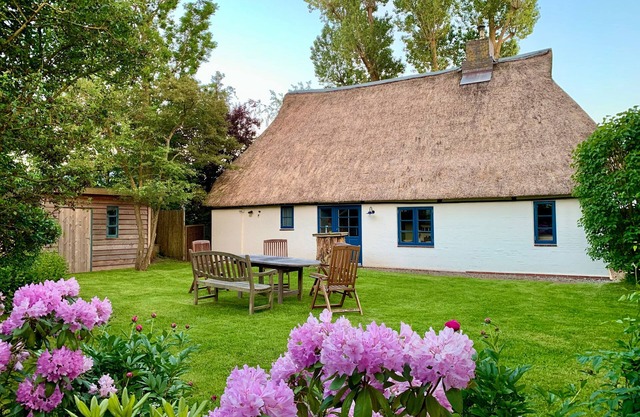 Holiday Home 'Müllerhaus Von 1860' with Private Garden and Wi-Fi