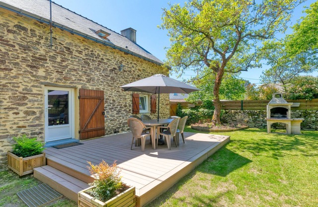 Holiday Home 'Maison Avec Grand Jardin' with Private Terrace, Private Garden and Wi-Fi