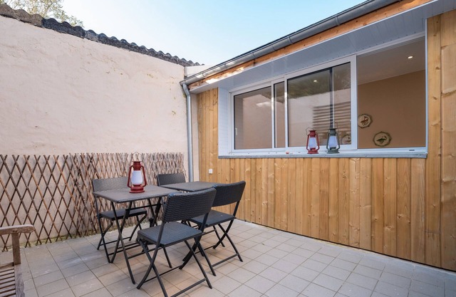 Holiday Home 'Maison De Vacances' with Private Terrace, Private Garden and Wi-Fi