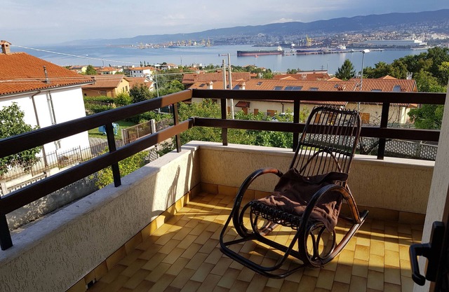 Holiday Home "Mare e Lavanda" with Sea View, Private Garden & Wi-Fi