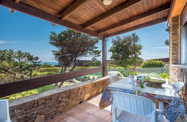 Holiday Home 'Mari' with Sea View, Private Terrace and Private Garden