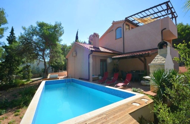 Holiday home Marica, (2365), Basina, Croatia