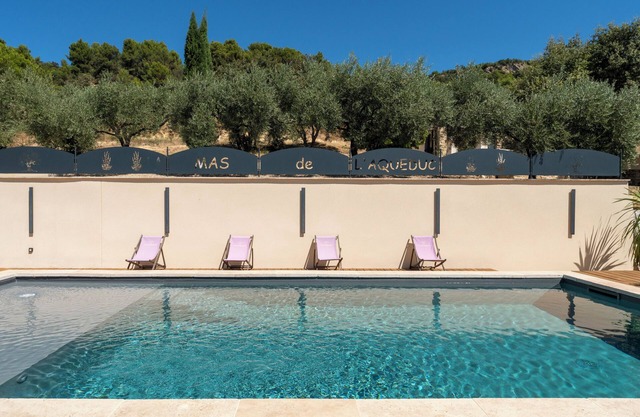 Holiday Home 'Mas De L'Acqueduc' with Shared Pool, Wi-Fi and Air Conditioning