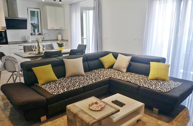 Holiday Home Maslenica with Sea View Pool