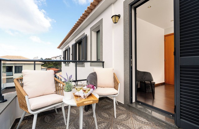 Holiday Home 'Melblue' with Sea View, Private Terrace and Wi-Fi
