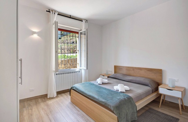 Holiday Home "Moneglia Monte" close to the Sea with Private Garden & Wi-Fi