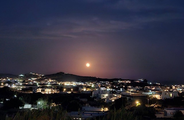 Holiday Home 'Mykonian Breeze Deluxe Apartment' with Mountain View, Wi-Fi and Air Conditioning