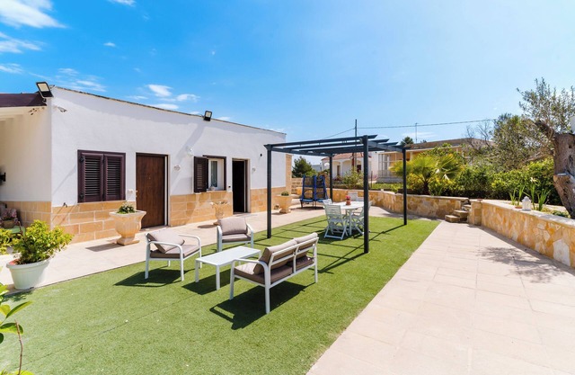Holiday Home 'Nana 3pl' with Shared Garden and Air Conditioning
