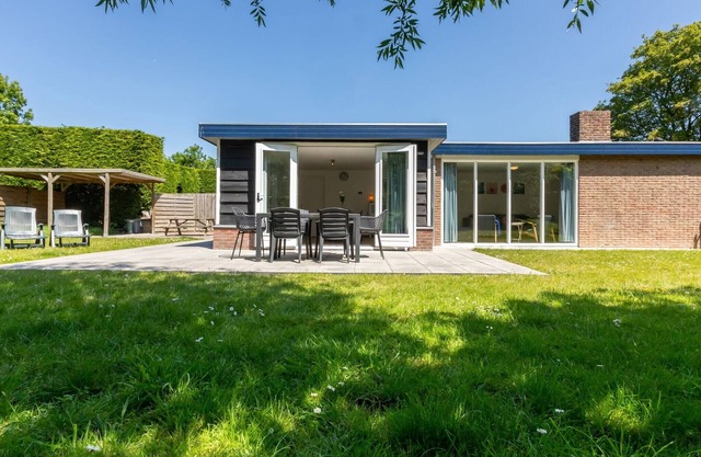 Holiday Home near Veerse Meer Lake Wolphaartsdijk