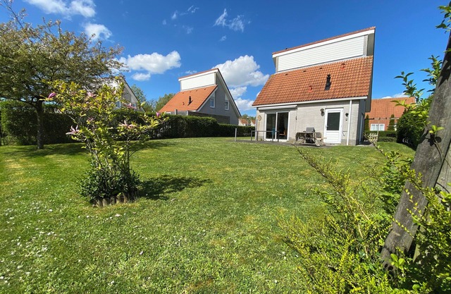 "Holiday home near Grevelingenmeer & North Sea - pet-free!"