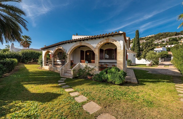 Holiday Home Near the Beach - "Villa Lucienne" with Wi-Fi, Terrace and Garden