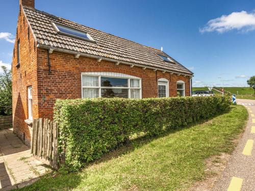 Holiday Home Nieuwvliet-Bad near Beach