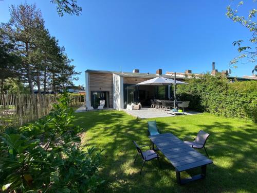 Holiday Home Nieuwvliet near Beach