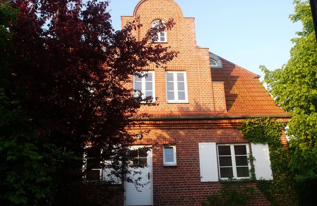 Holiday home north directly on the cliffs with fantastic lake views