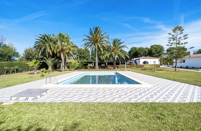 Holiday Home "Paraiso en Cambrils Colibri Resort" with Pool, Terrace, A/C & Wi-Fi