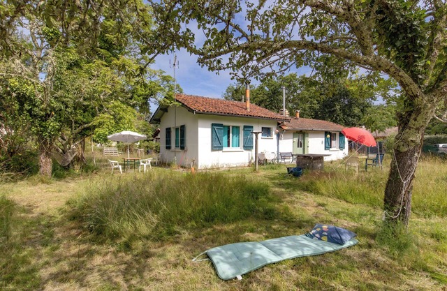 Holiday home 'Petite Maison de Pays' with Shared Garden