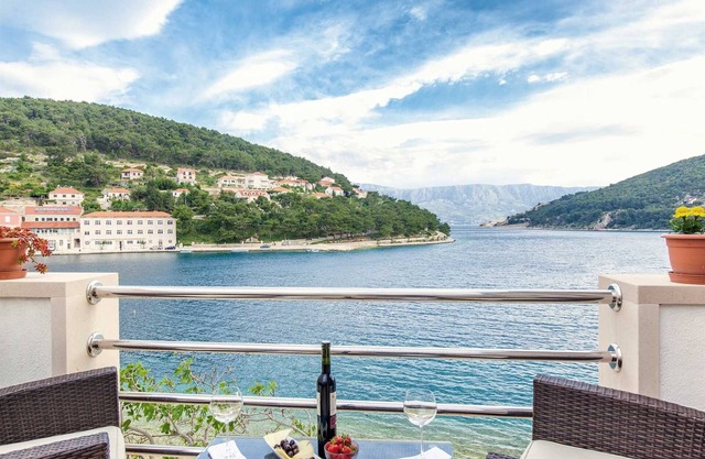 Holiday home Puteus few meters away from the sea, Brac Island