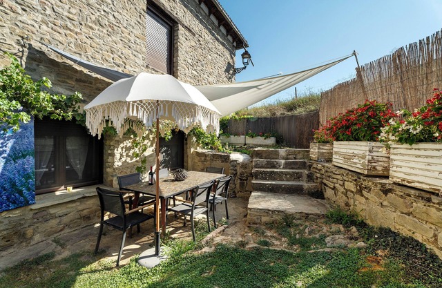 Holiday Home 'Regalate Paz 2' with Mountain View, Private Pool and Wi-Fi