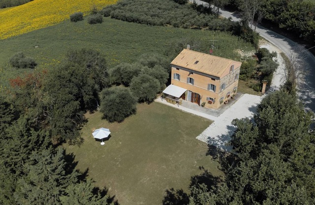 Holiday Home "Rosa" with Mountain View, Private Garden & Wi-Fi