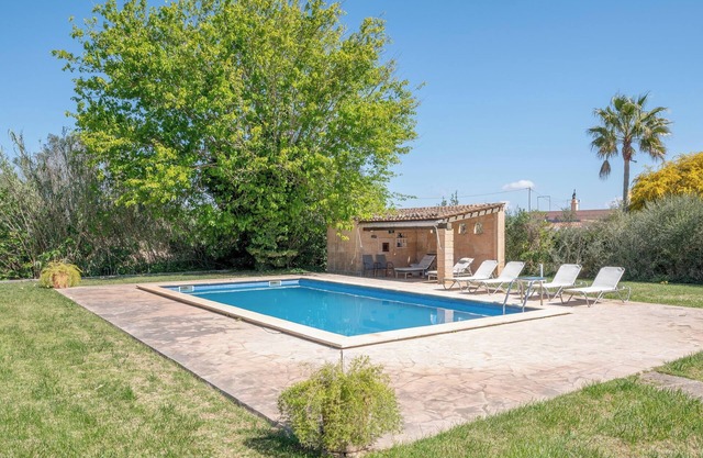 Holiday Home Sa Era Nova with Wi-Fi, A/C, Pool, Garden & Terrace; Parking Available