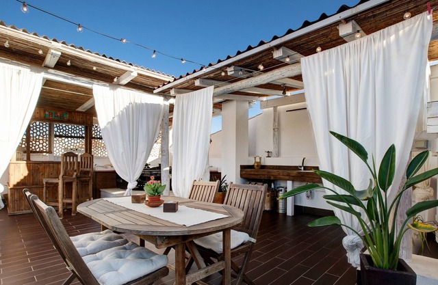 Holiday Home "San Francisco 23 Urban House" with Private Terrace & Wi-Fi