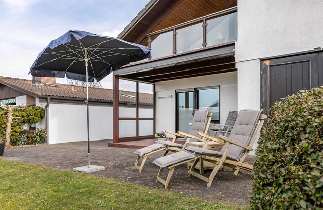 Holiday Home 'Schlei-fels Kappeln Ferienhaus' with Lake View, Private Terrace and Wi-Fi