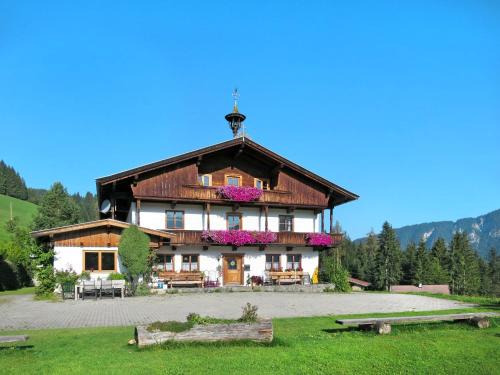 Holiday Home Schwalbenhof by Interhome