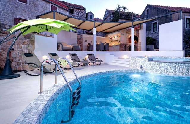 Holiday Home Secret Garden