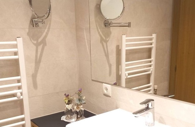 Holiday home, shower, toilet, 4 or more bedrooms - Filahof