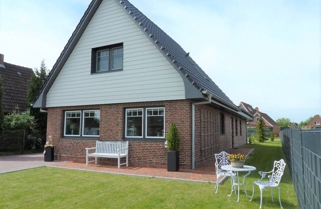 Holiday Home 'Smilla' with Private Terrace, Shared Garden and Wi-Fi