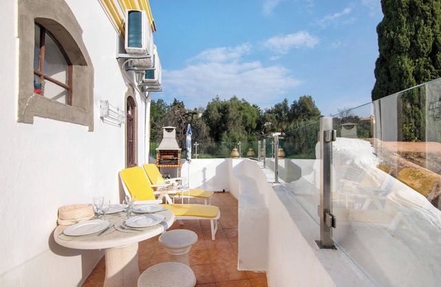 Holiday Home 'Solar Da Tirosa' with Private Pool, Private Terrace and Wi-Fi