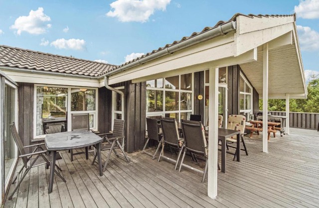 Holiday home Solsbækvej