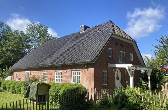 Holiday Home 'Sommerland' with Private Garden and Wi-Fi