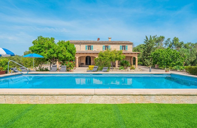 Holiday Home 'Son Maimo' with Private Pool, Private Terrace and Wi-Fi