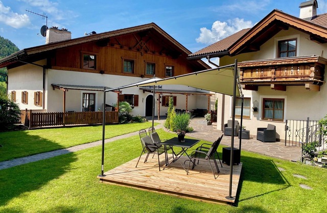 Holiday Home “Sonnenresidenz Garden” with Mountain Views, Terrace & WiFi
