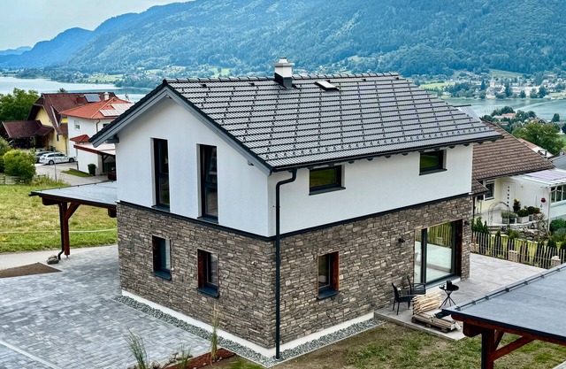 Holiday Home 'Steinrose' with Lake View, Private Terrace and Wi-Fi