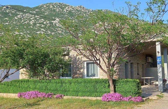 Holiday home suitable for 2 families with 3 bathrooms
