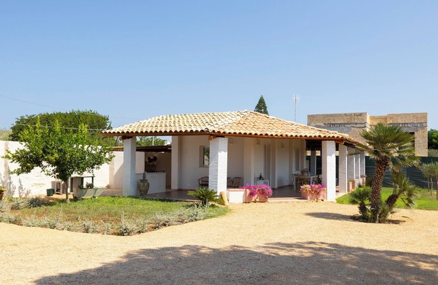 Holiday Home 'Suite La Barracca' with Sea View, Wi-Fi and Air Conditioning