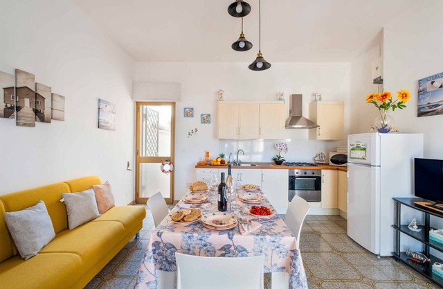 Holiday Home 'Summer Sunshine Private Villa' with Sea View, Wi-Fi and Air Conditioning
