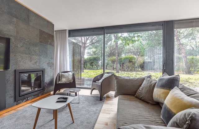 Holiday Home 'Summer Villa' with Private Terrace, Wi-Fi and Air Conditioning