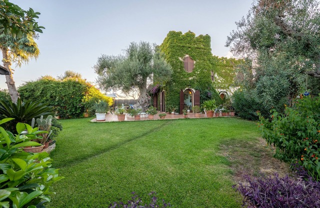 Holiday Home Tenuta del Normanno with Garden, Whirlpool & Wi-Fi