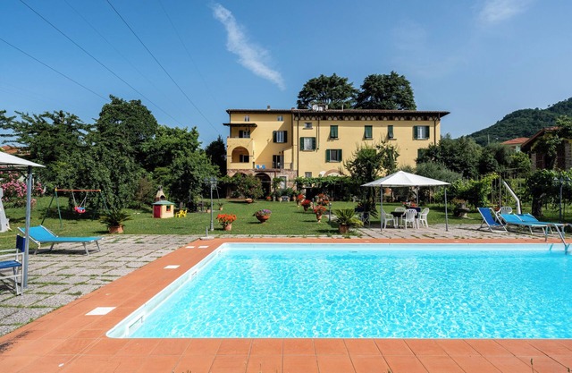 Holiday Home "Tenuta Il Ponte - Dama" with Shared Pool, Private Garden & Wi-Fi