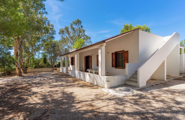 Holiday Home "Tenuta La Saracina - Villino 1" with Sea View, Balcony & A/C